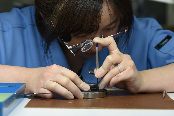 montres minase fabrication artisanale precision