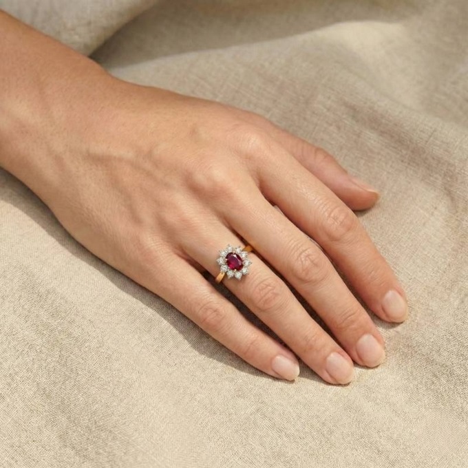 bague fleur 2 ors 750 rubis diamants 006 ct aurora