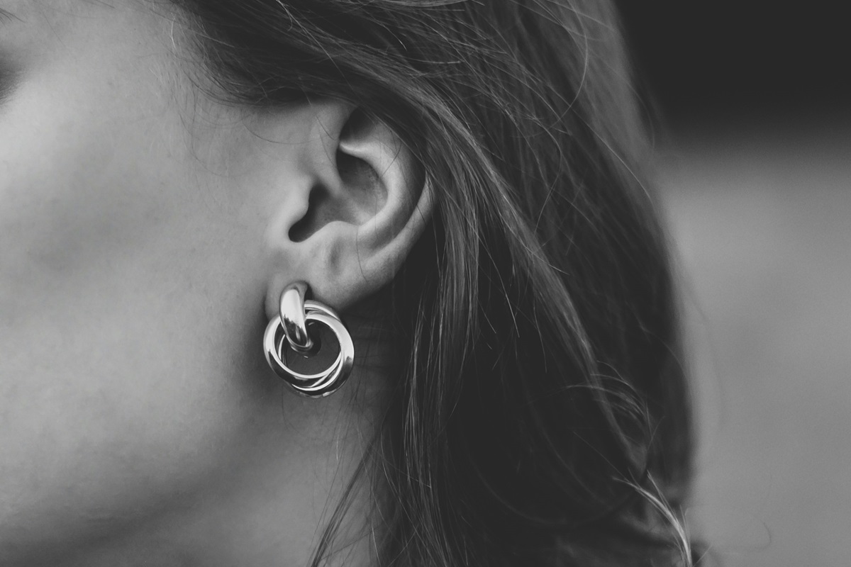 les boucles d oreilles en acier inoxydable un bijou sans egal