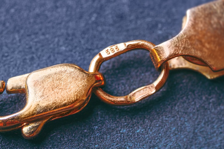 identifier bijoux en or grace aux poincons