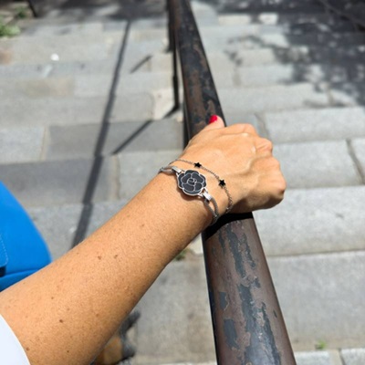 bracelet gardenia email noir acier longueur 14 a 19 cm sila paris