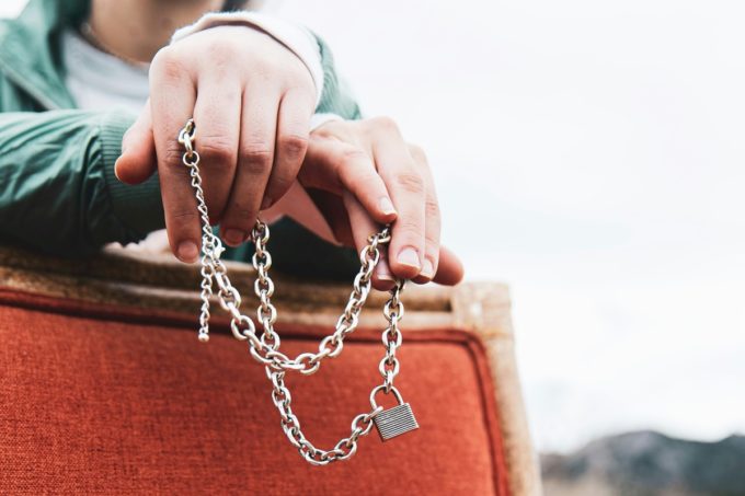 le collier argent intemporalite et versatilite