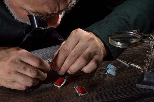 bijoux argent acier quelles proprietes
