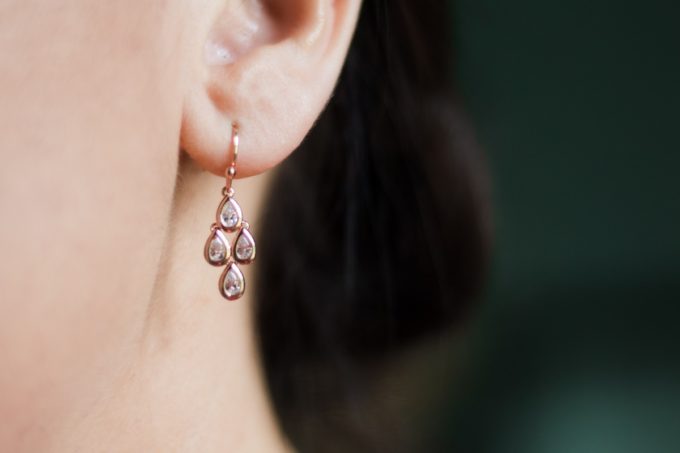 les boucles d oreilles dormeuses un monde de romantisme