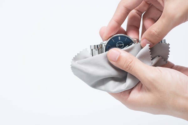 nettoyage quotidien montre