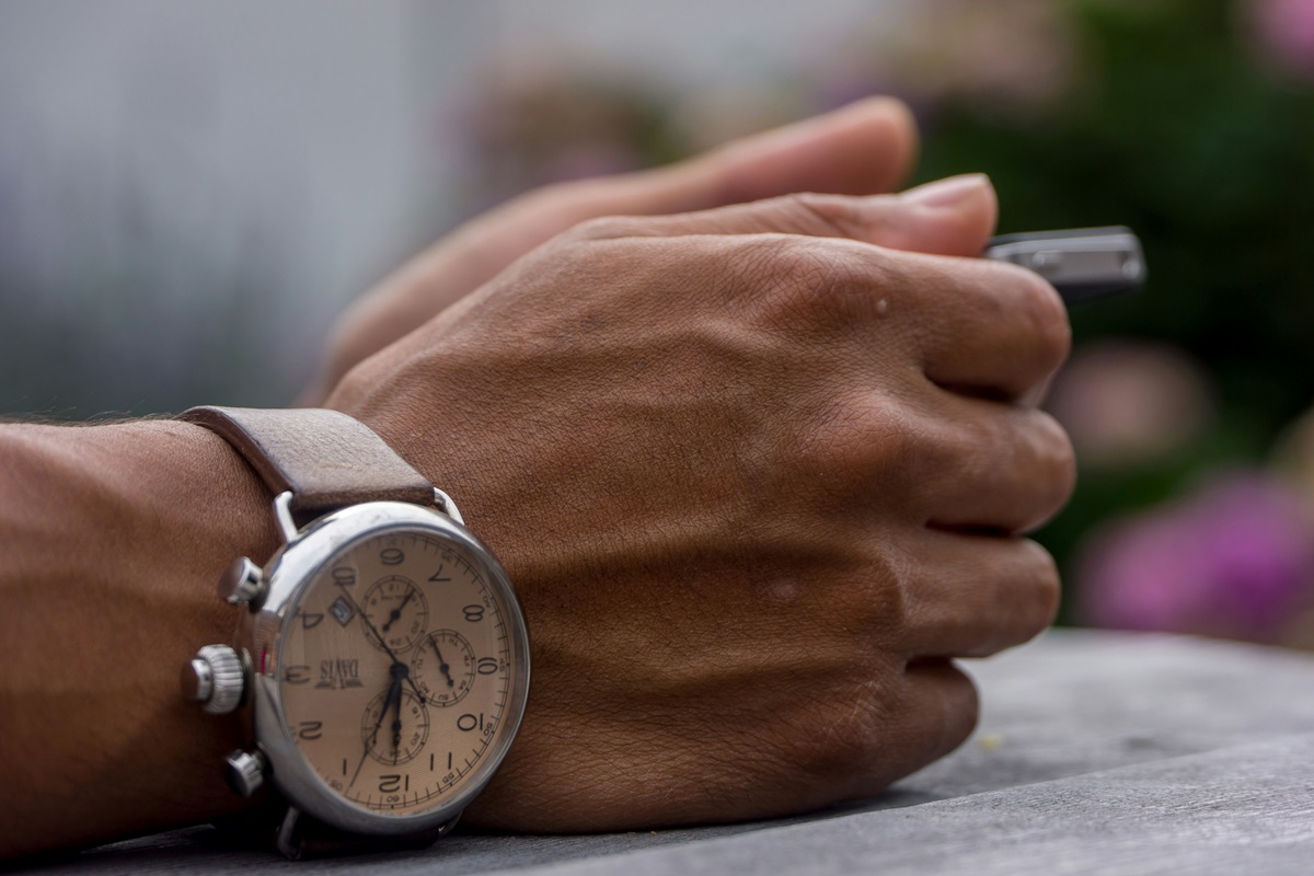 de quel cote porter sa montre