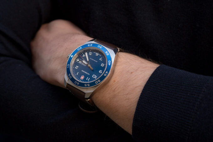 victorinox swiss army quartz 242040 presentation