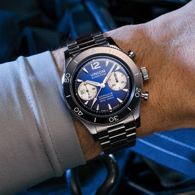 montre argentee acier inoxydable sport chronographe lifestyle