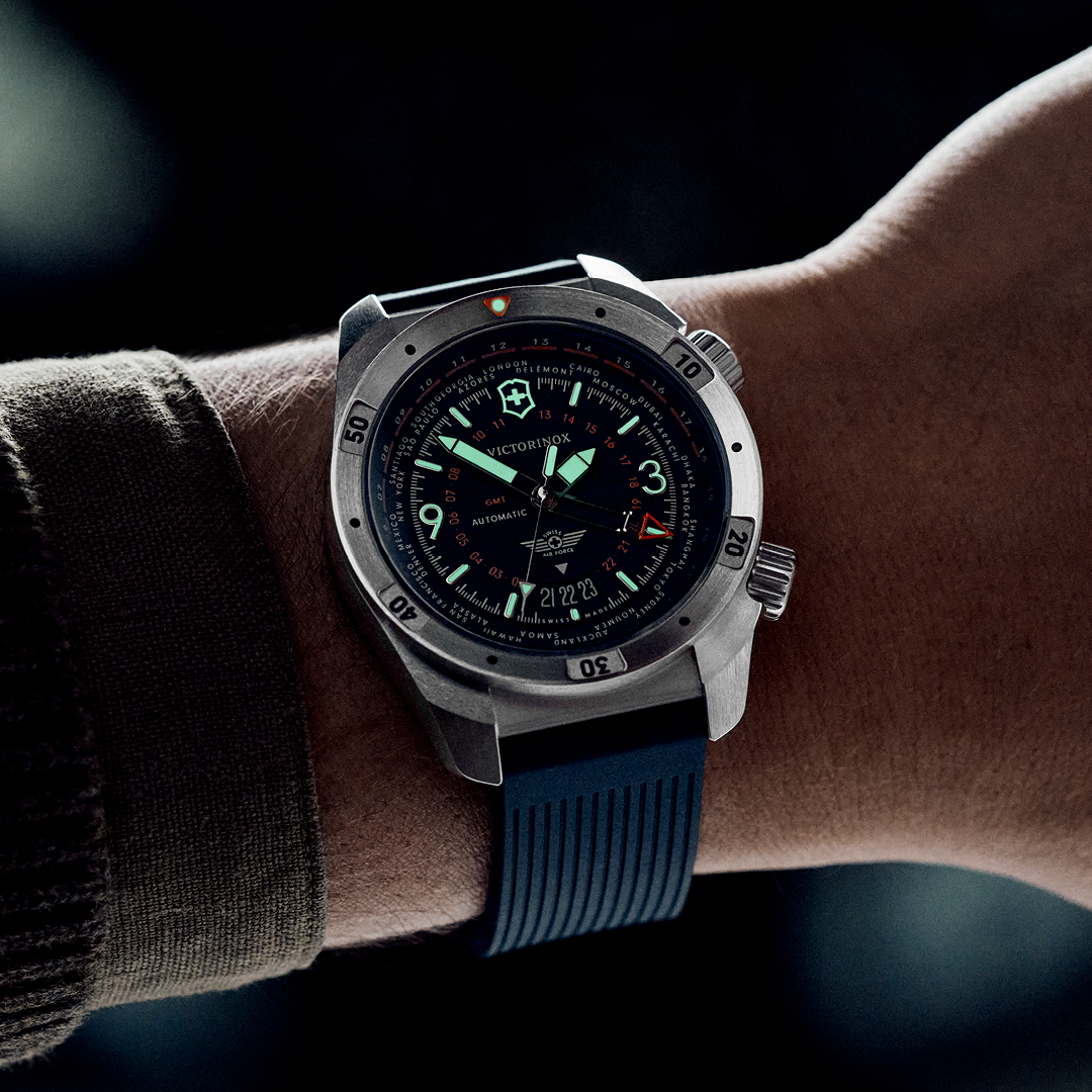 montre victorinox air pro 242003 super luminova