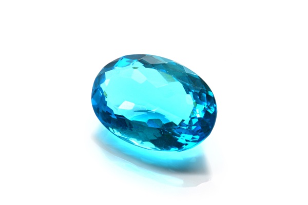 pierre fine bleue topaze