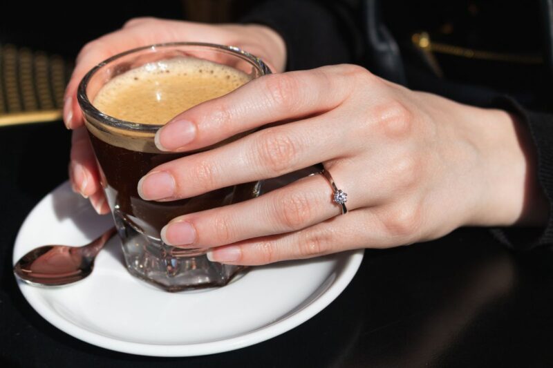 Bague de fiançailles diamant : combien de carats choisir pour la pierre ?