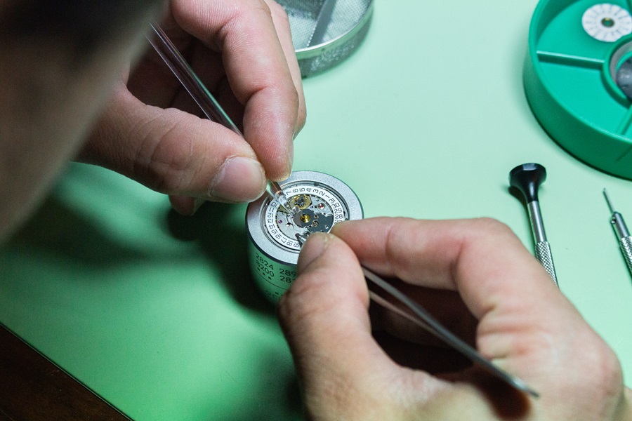 ocarat atelier paris 75001 prestations montres reparation revision