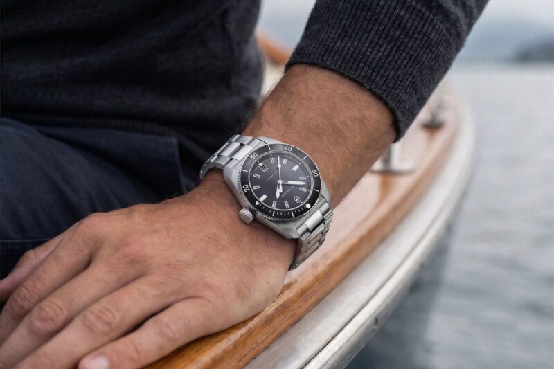 Victorinox Maverick : la montre suisse revient dans un format inédit