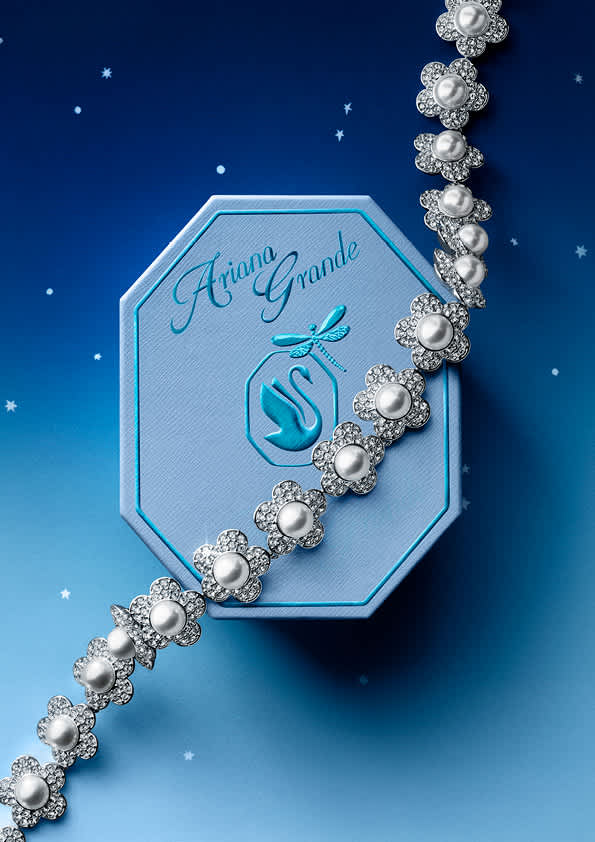 bijou swarovski campagne noel 2026 ariana grande